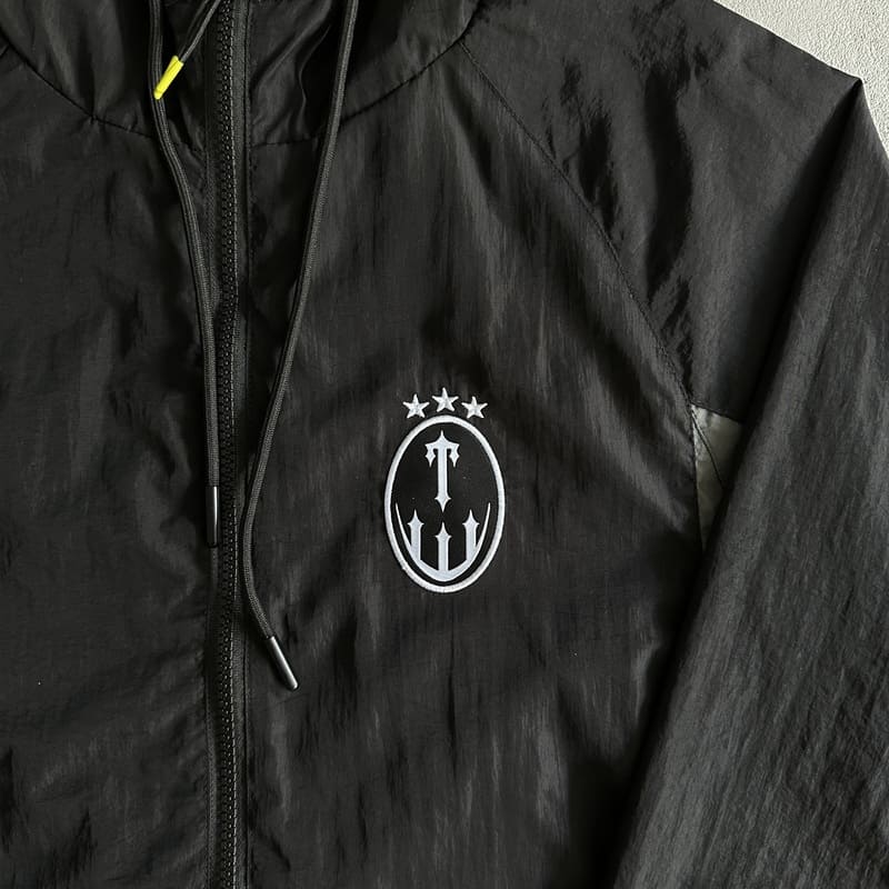 Conjunto Trapstar Irongate Football Tracksuit Preto/Cinza