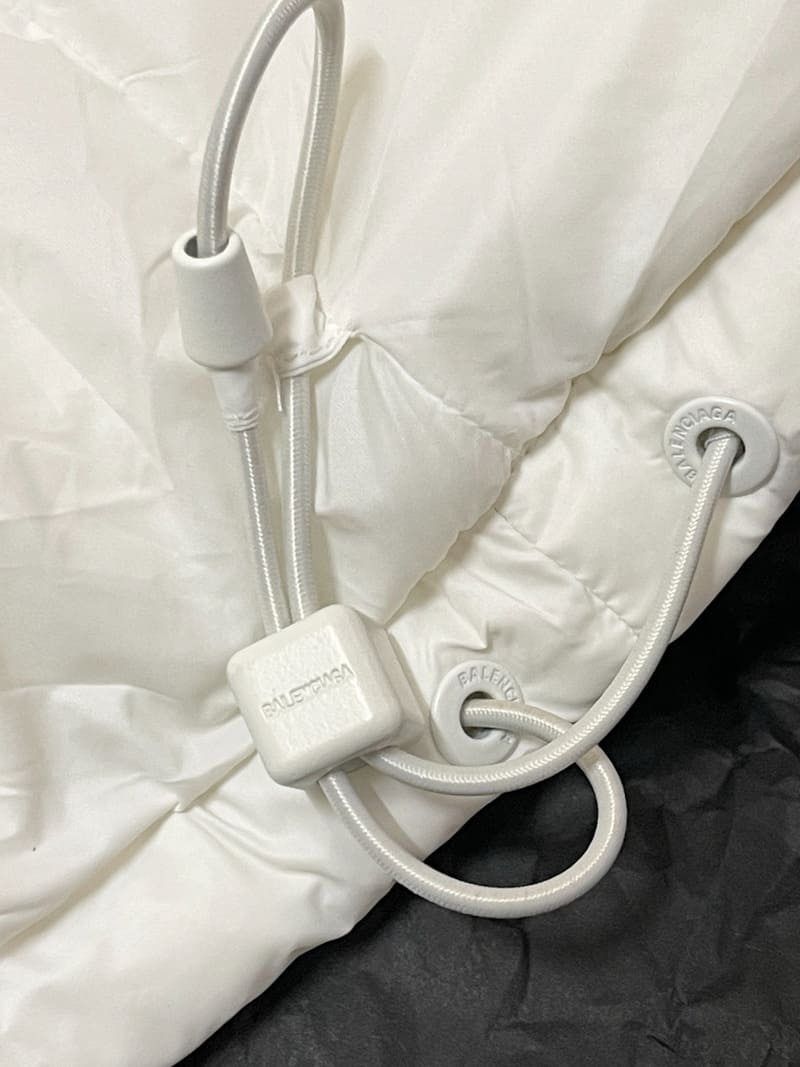 Jaqueta Puffer Balenciaga 3B Sports Icon Branco
