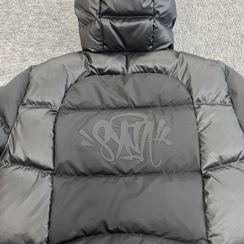 Jaqueta Puffer Synaworld Logo Wave Preta