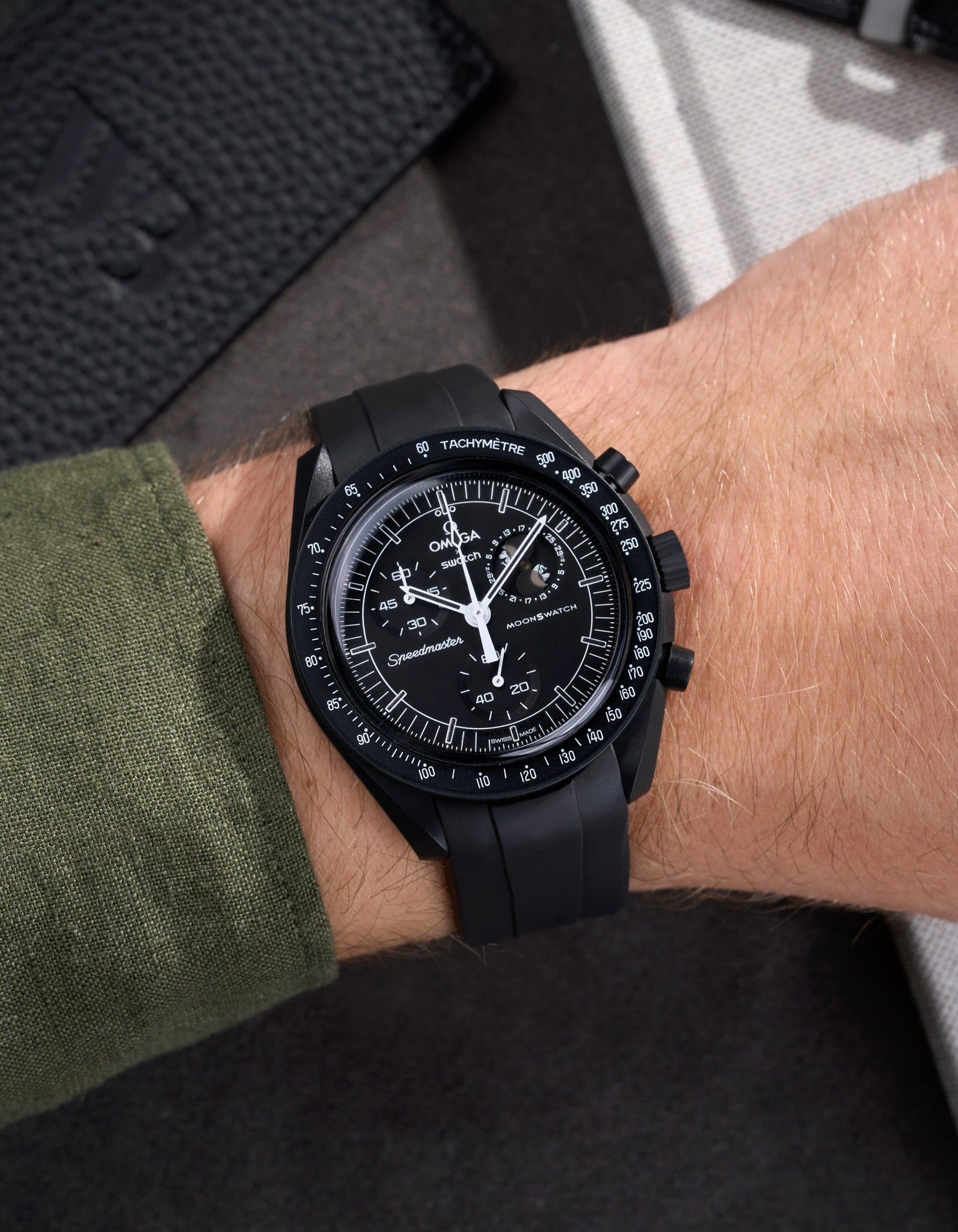 Curved Rubber Strap - Black