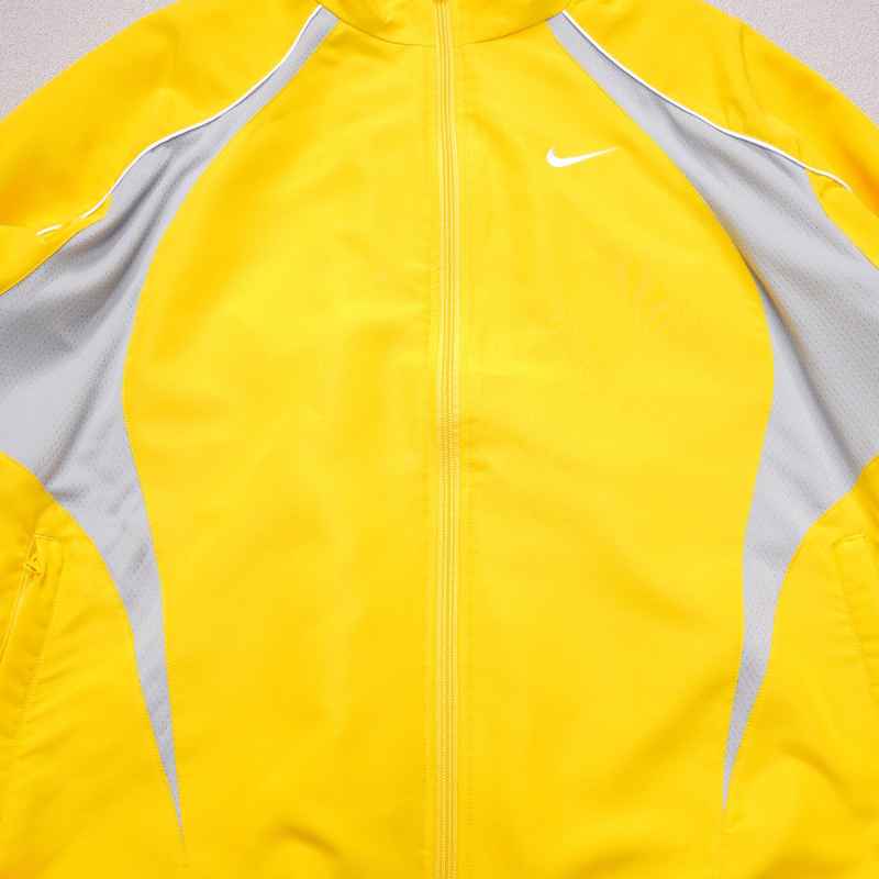 Conjunto Supreme x Nike Track Amarelo