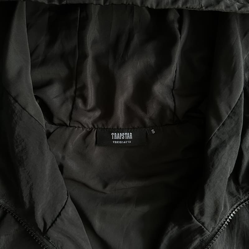 Conjunto Trapstar Irongate Football Tracksuit Preto/Cinza