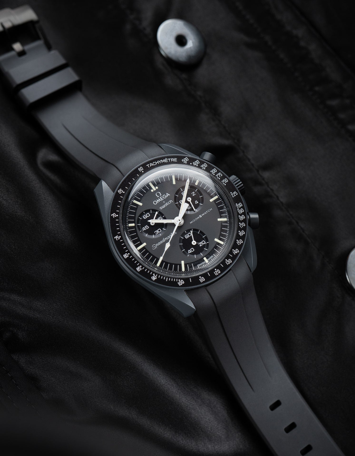 Curved Rubber Strap - Black